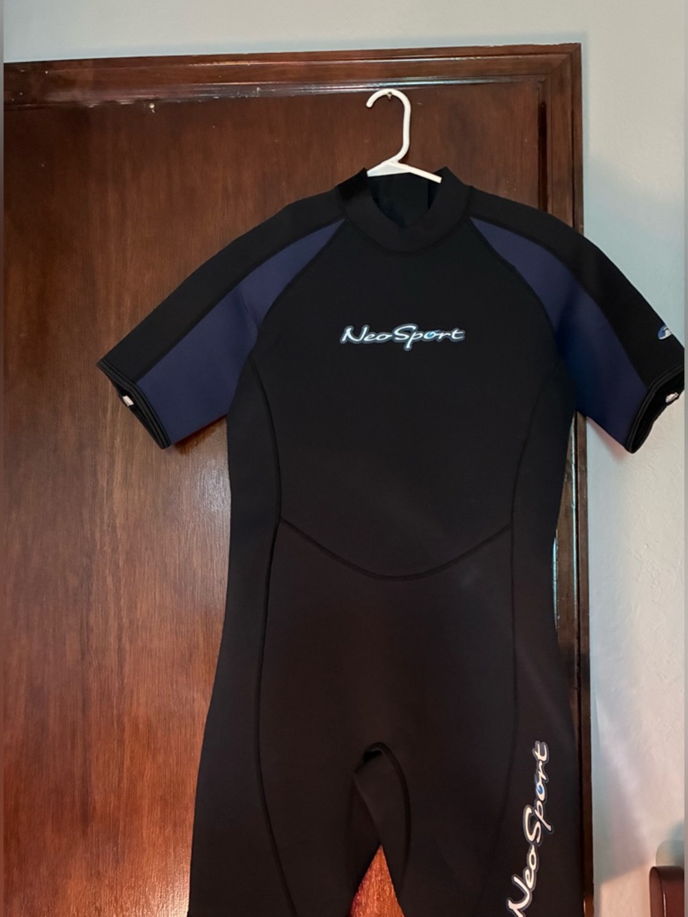 NeoSport Wetsuit 3mm Short Sleeves Shorty size Large Black/Blue